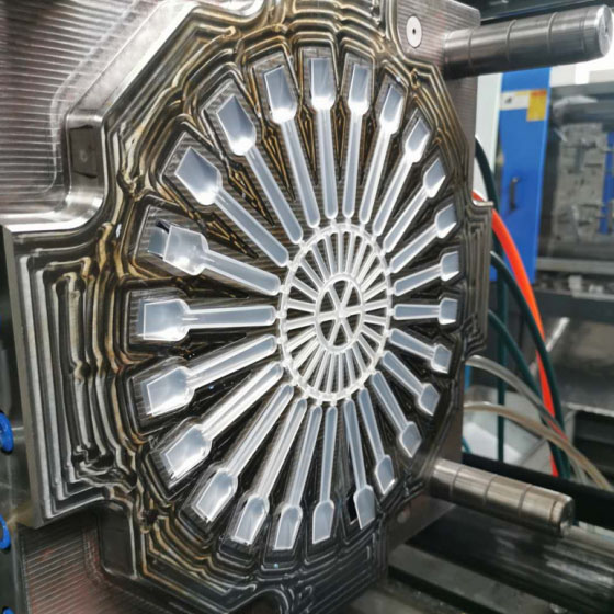 Cásanna cur i bhfeidhm Spoonfork Mold